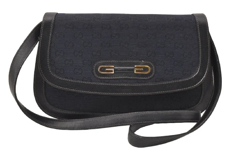 Authentic GUCCI Shoulder Cross Body Bag Purse GG Canvas Leather Navy 6027K