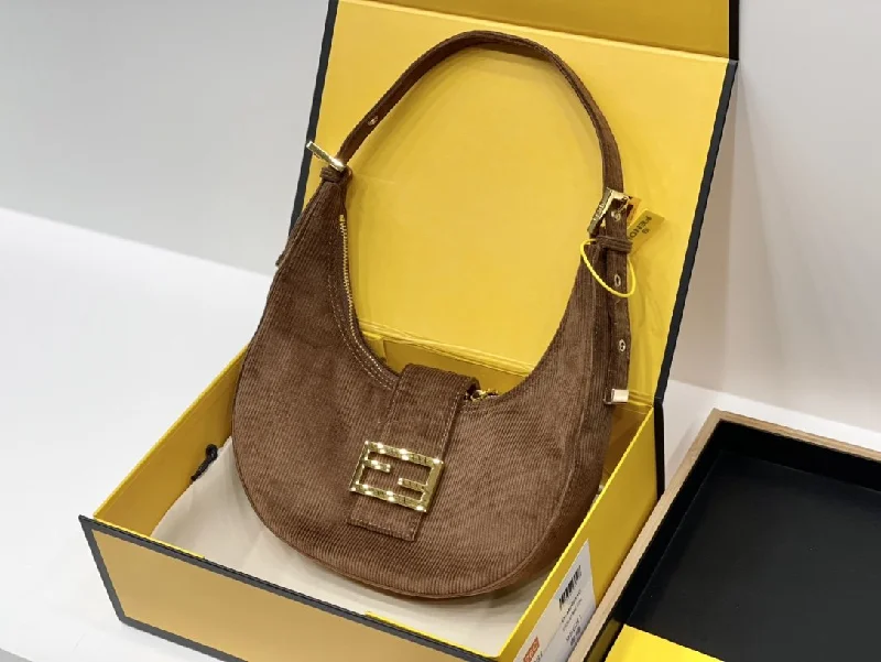 EN   Designer bags by Fendi 200